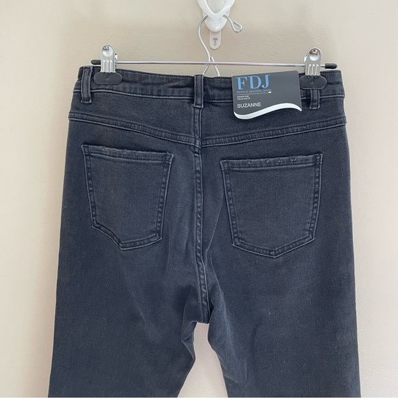 FDJ Suzanne Straight Ankle High Rise, Ruffle Kick Flare Denim Size 6 - Picture 5 of 9
